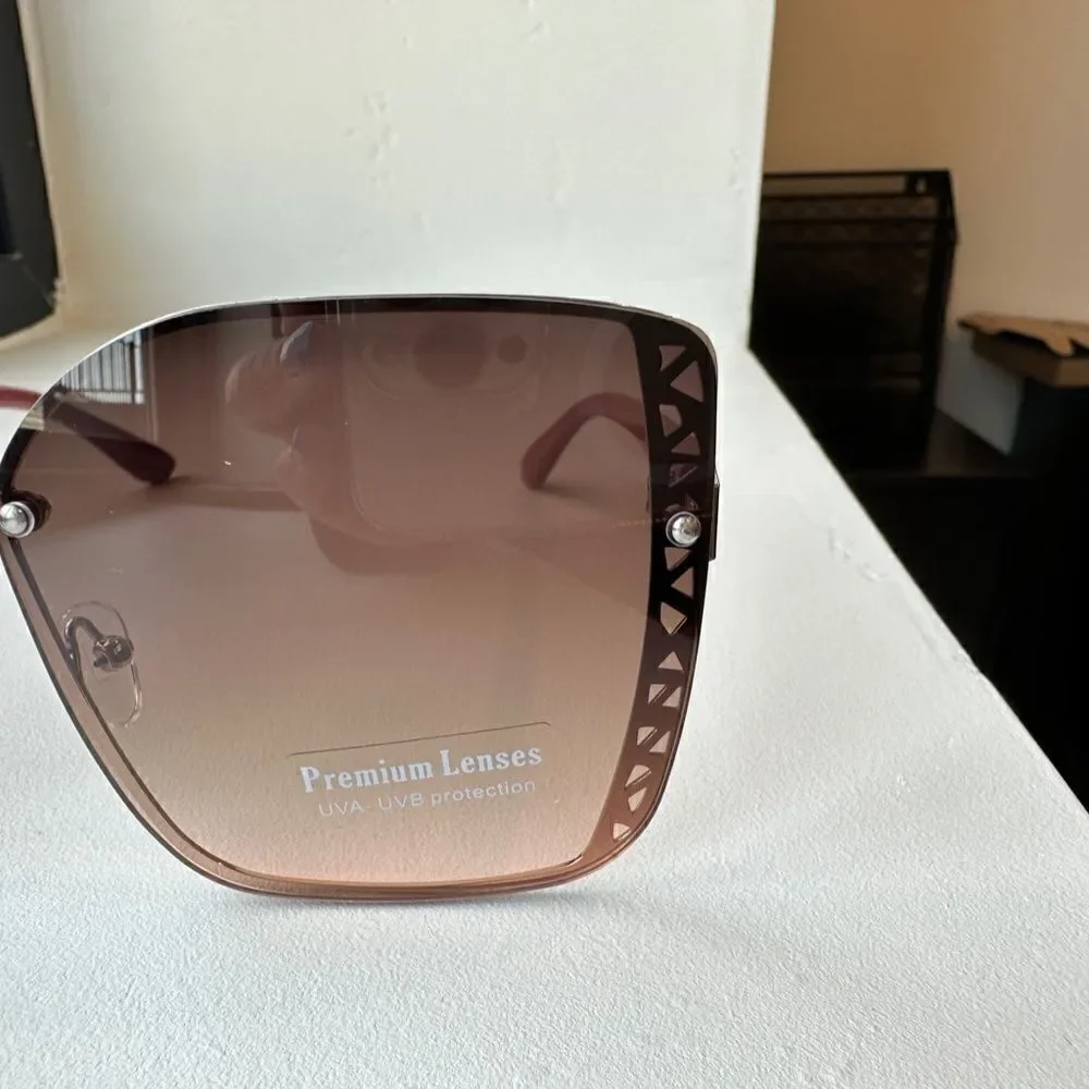 New Fashion Sunglasses Large Frames, Light Weight, Mixed Metal
